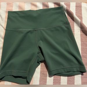 Lululemon Wunder Train Shorts 6”